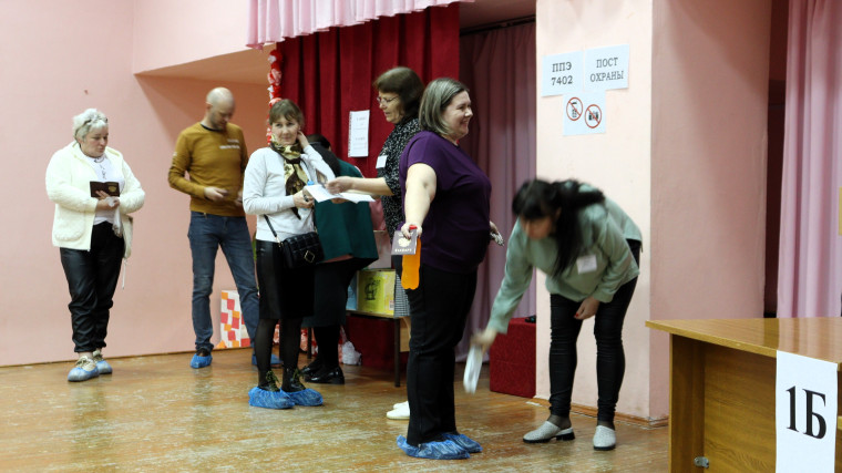 Родители будущих выпускников 9 классов сдали ОГЭ по русскому языку.